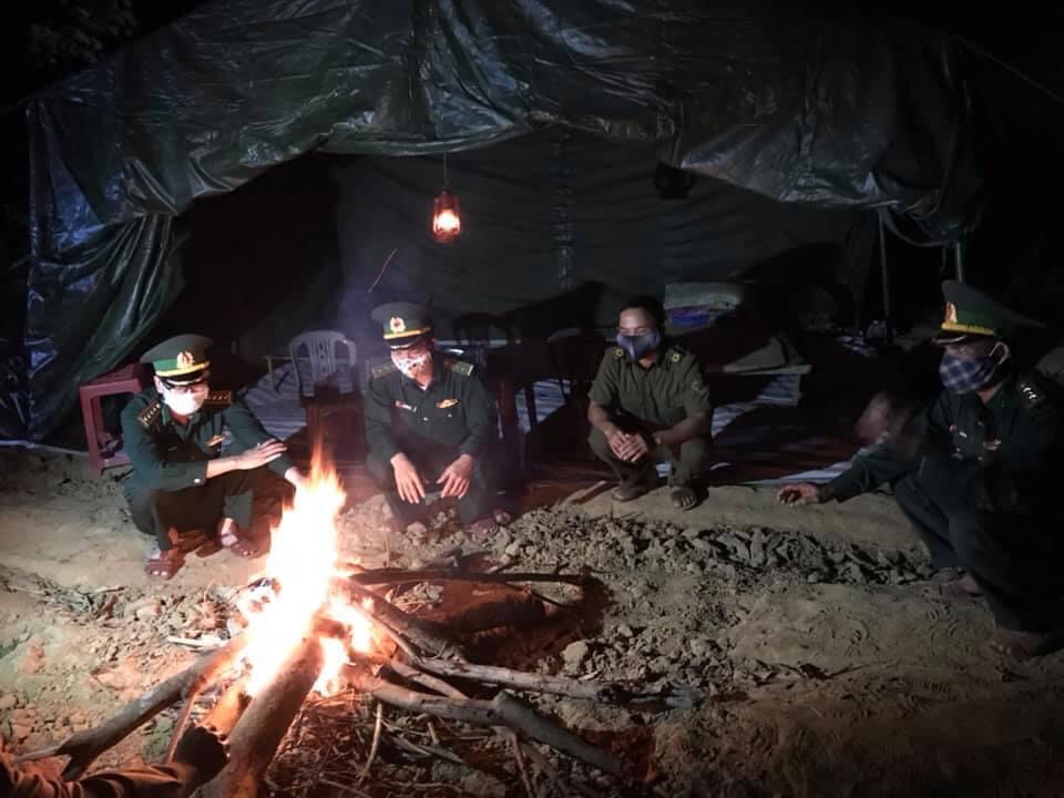 Một ngày trên tuyến đầu chống dịch