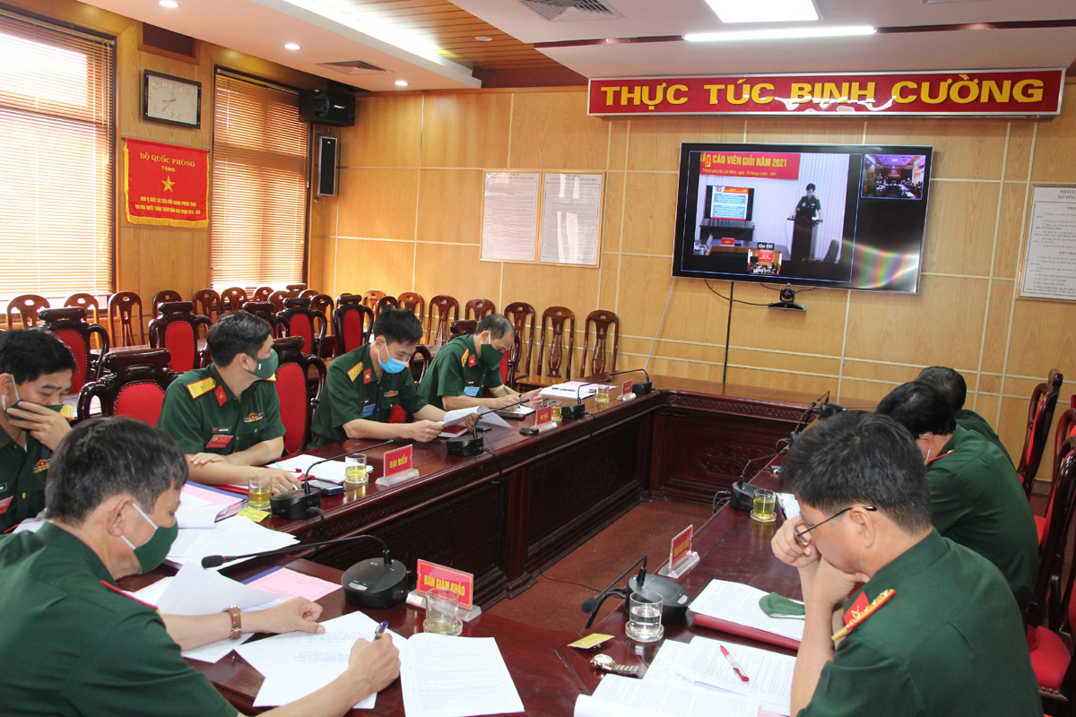 Cục Quân nhu (Tổng cục Hậu cần) thi báo cáo viên giỏi theo hình thức trực tuyến
