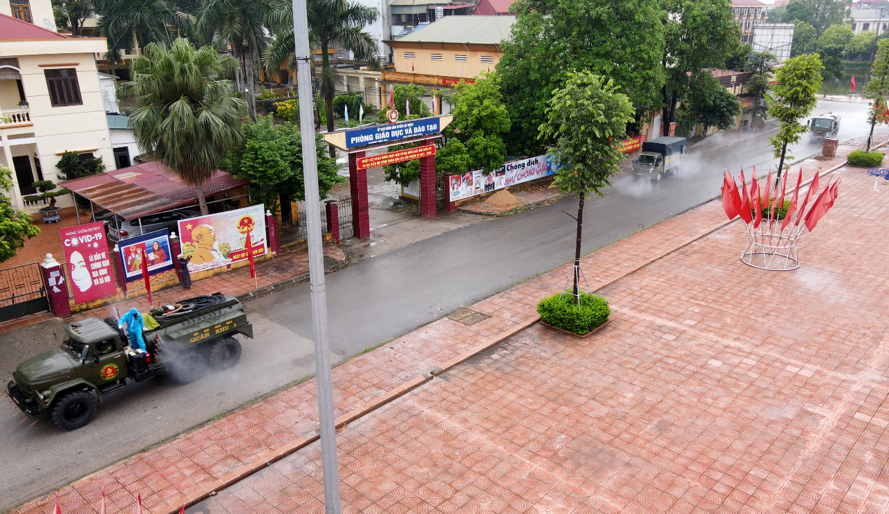 Huyện Lục Ngạn hiện nay có 12 xã, thị trấn đang thực hiện giãn cách xã hội và 65 điểm cách ly tập trung công dân diện F1.