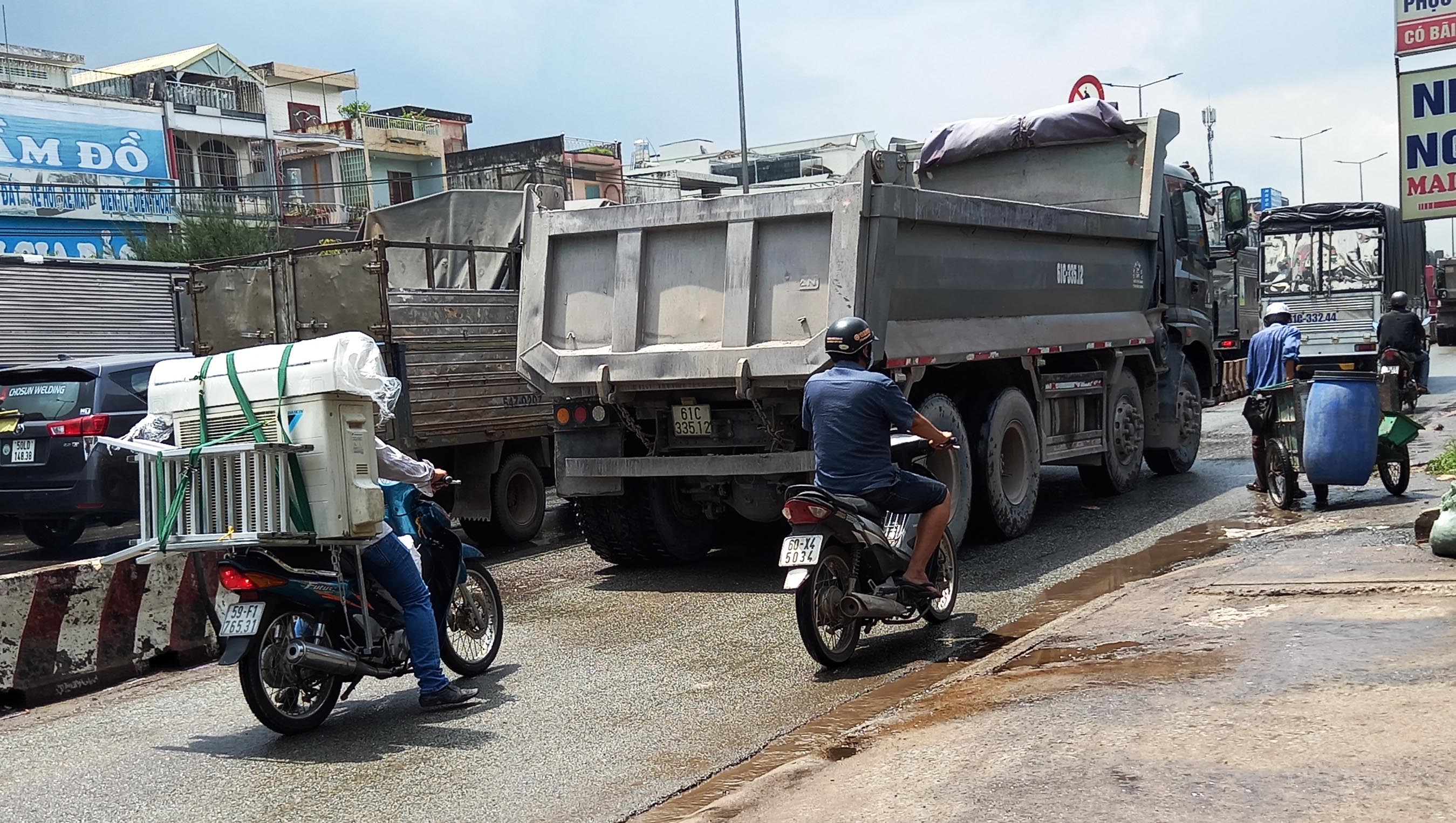 Xe tải, xe ben lấn đường, vượt ẩu gây tai họa