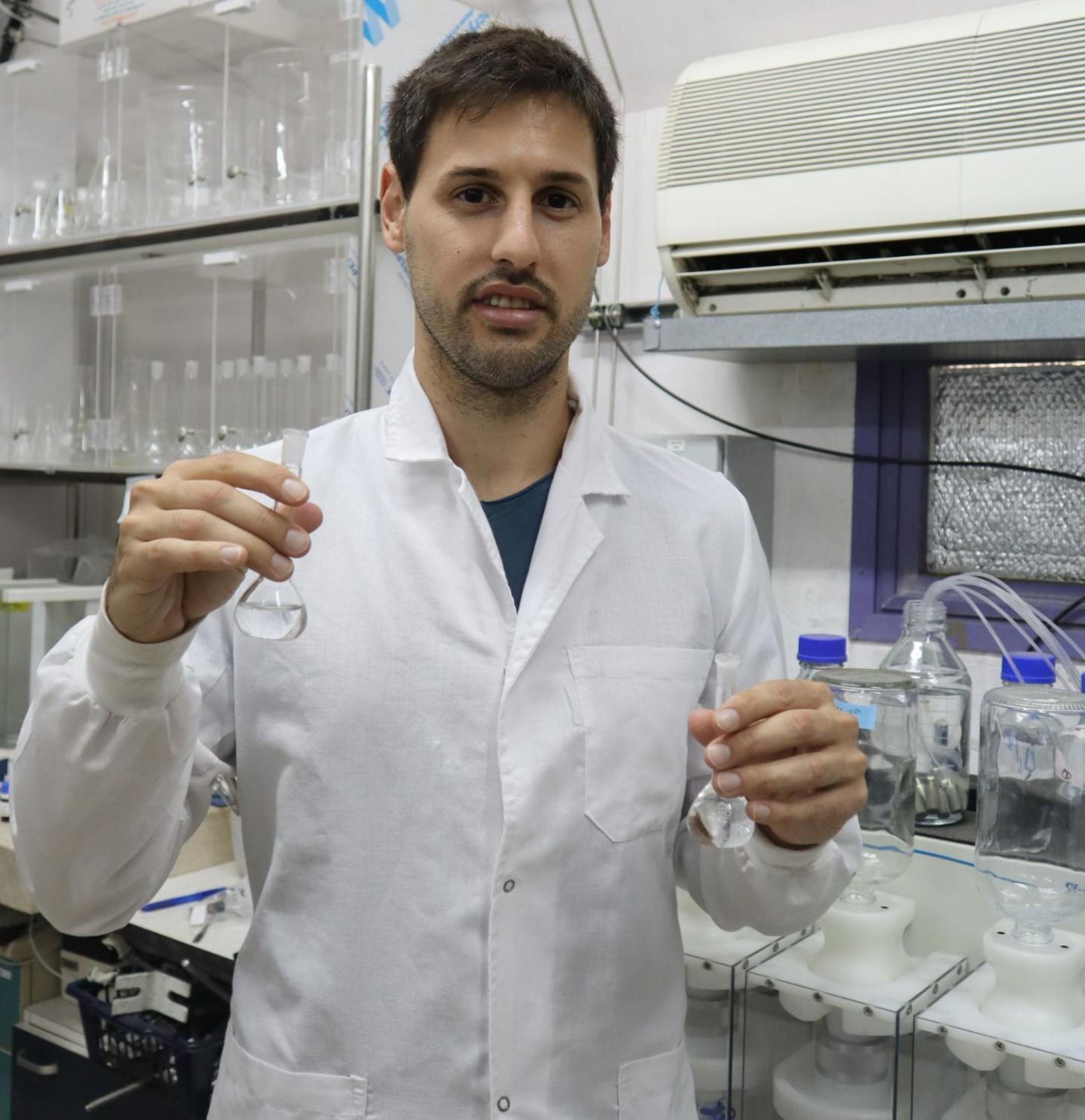 Nước chiết xuất từ không khí đô thị vẫn có thể uống được