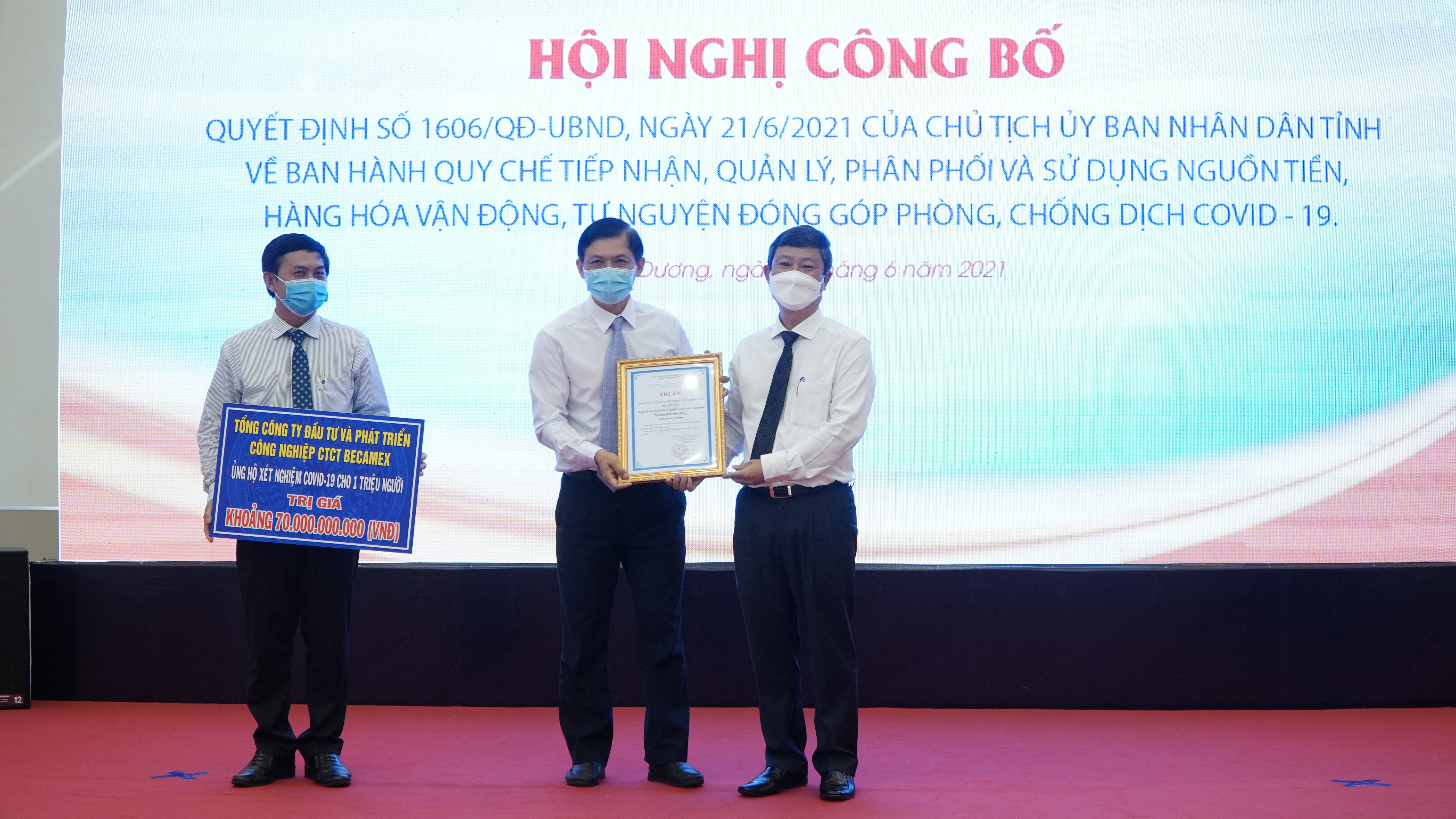 Becamex IDC ủng hộ 185 tỷ đồng chung tay đẩy lùi dịch bệnh Covid-19