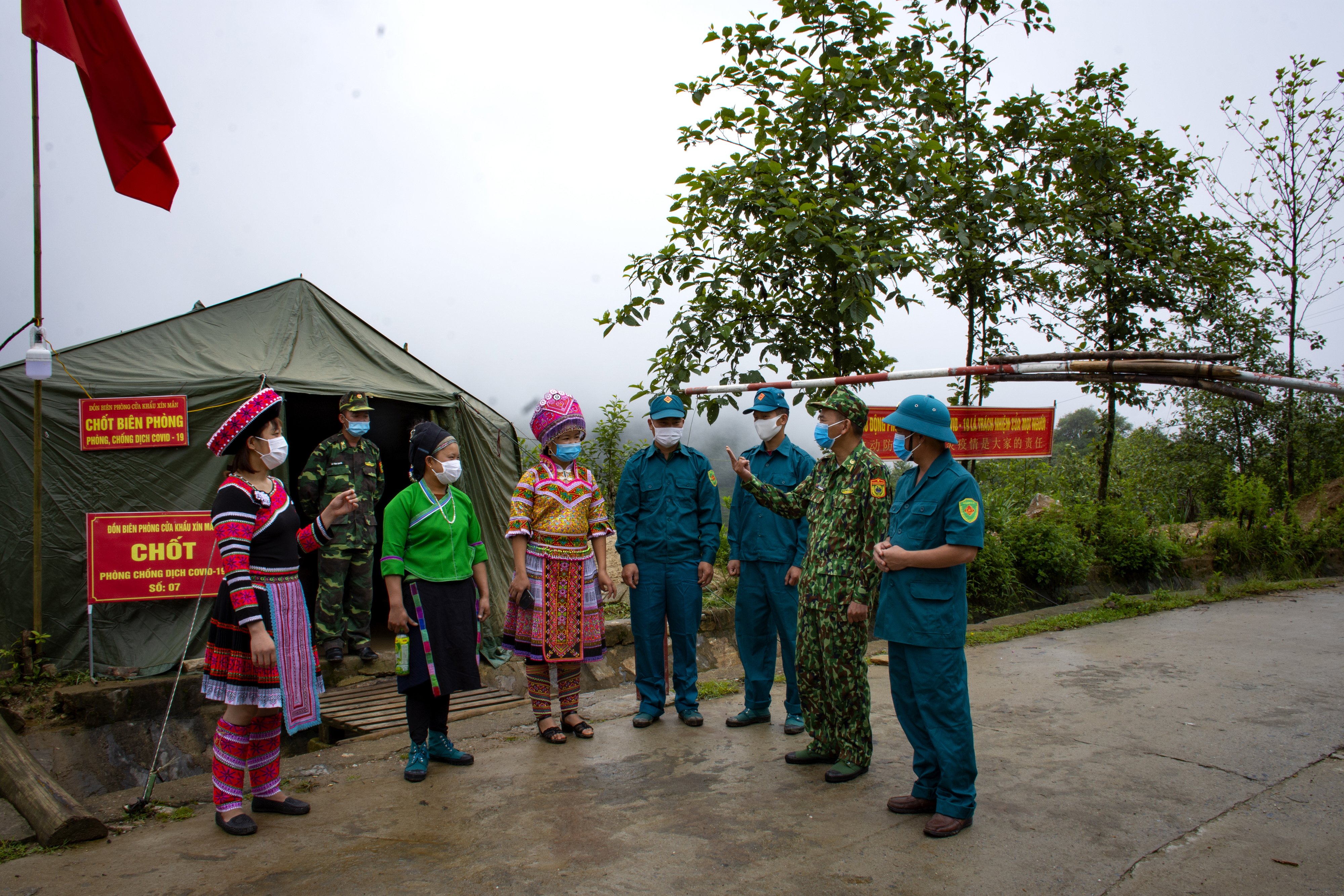 Cùng bộ đội phòng, chống dịch Covid-19