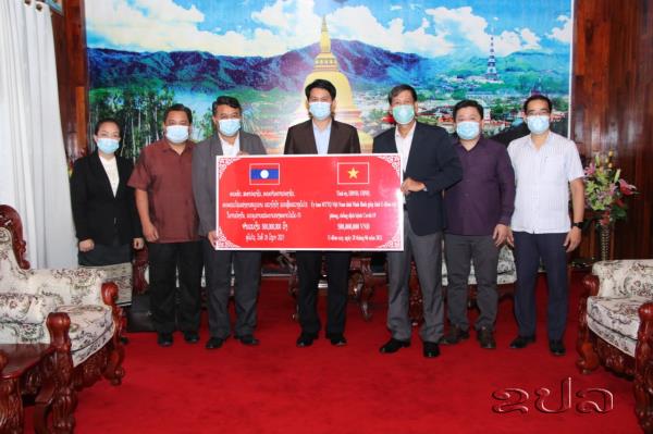 Ninh Bình hỗ trợ 500 triệu đồng cho nhân dân Lào phòng, chống dịch Covid-19