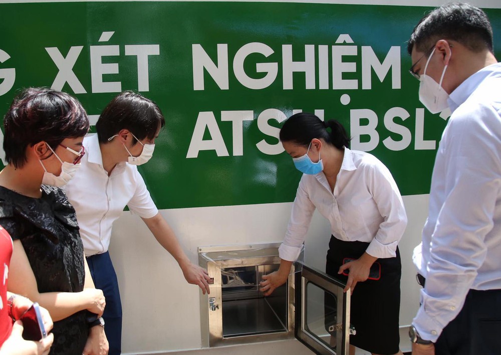 Lần đầu tiên Việt Nam có phòng xét nghiệm container chống dịch 
