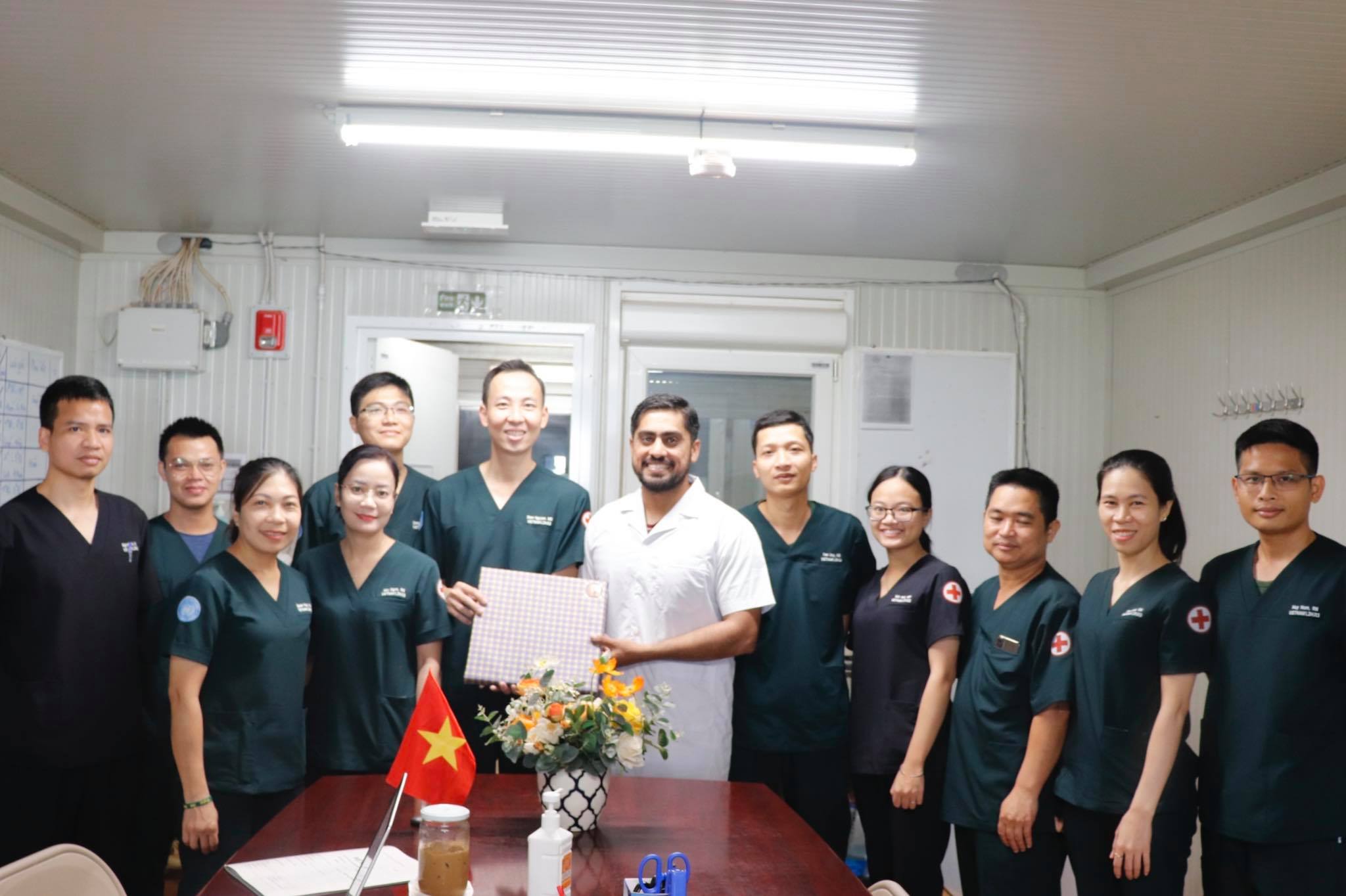 Sĩ quan Gìn giữ hòa bình Liên hợp quốc tin tưởng bác sĩ mũ nồi xanh Việt Nam