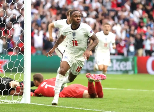 Raheem Sterling sắm vai người hùng giúp tuyển Anh giành vé vào tứ kết