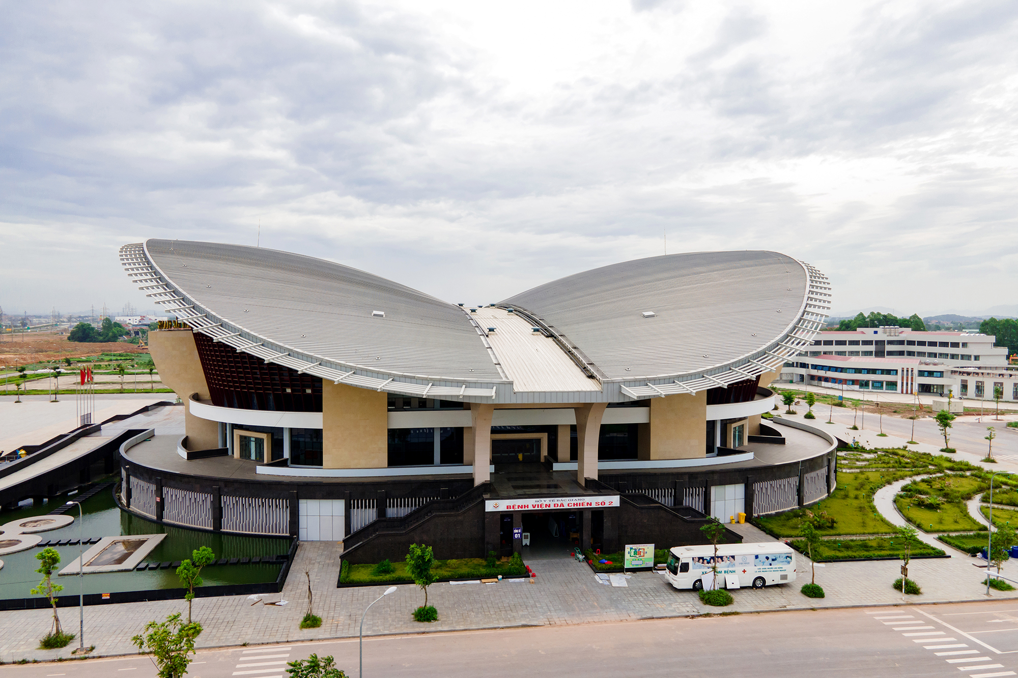 Nhà thi đấu thể thao tỉnh Bắc Giang đã trở thành Bệnh viện dã chiến số 2 với 620 giường bệnh.