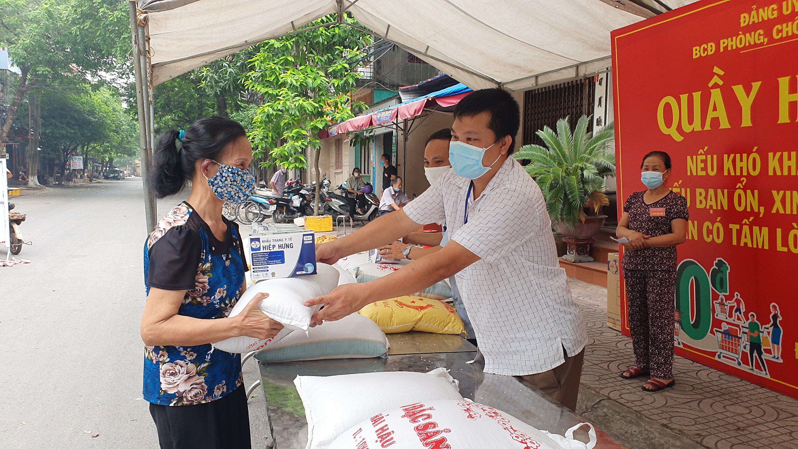 Bài 2: Chăm lo đời sống công nhân trong dịch Covid-19