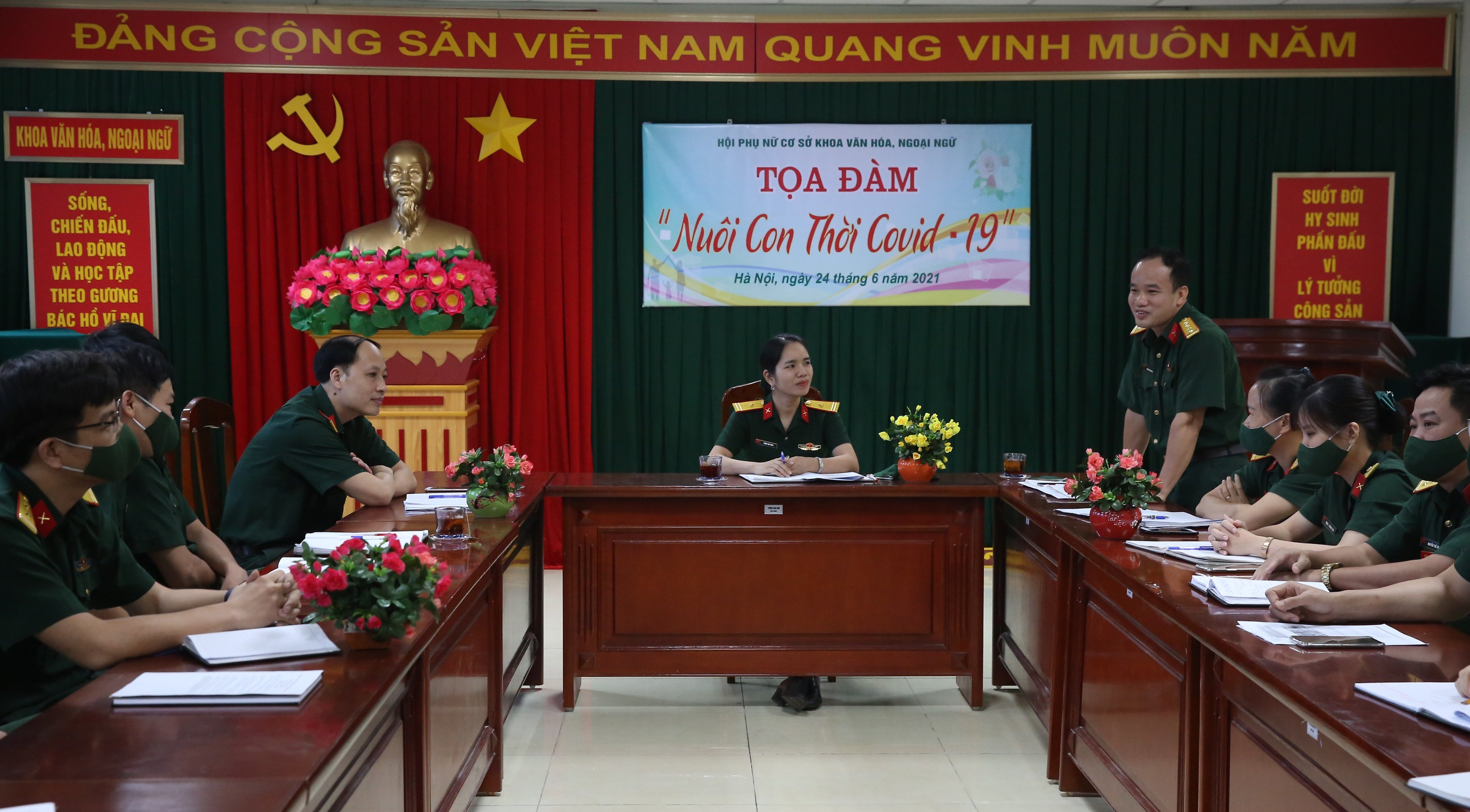 Nuôi con... thời Covid-19