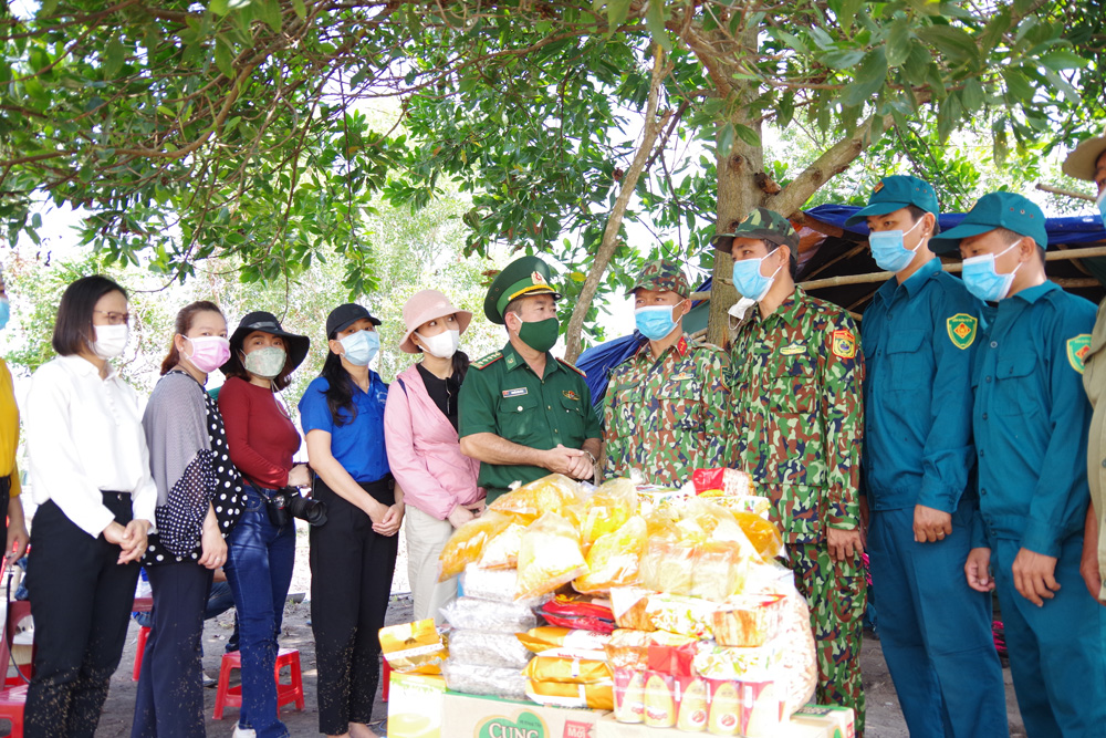 Tiếp sức cho lực lượng chống dịch trên tuyến biên giới huyện Châu Thành (Tây Ninh)


