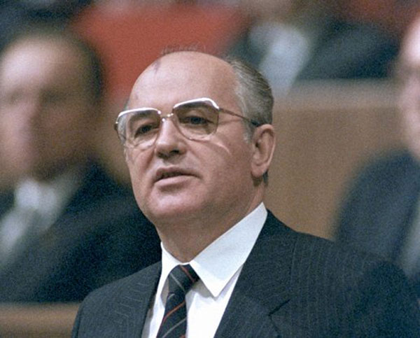Những thông tin được Gorbachev che giấu trong hồ sơ lý lịch của mình