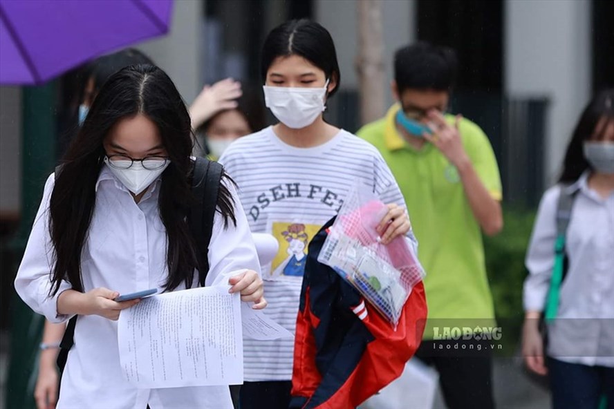 Hà Nội hạ điểm chuẩn lớp 10 các trường chuyên