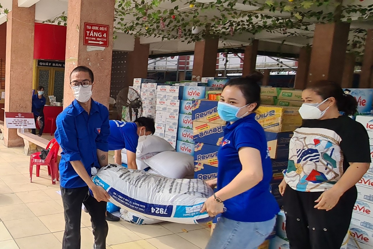 Bài 4: Kịp thời bịt “lỗ hổng”, không “đoàn kết xuôi chiều”