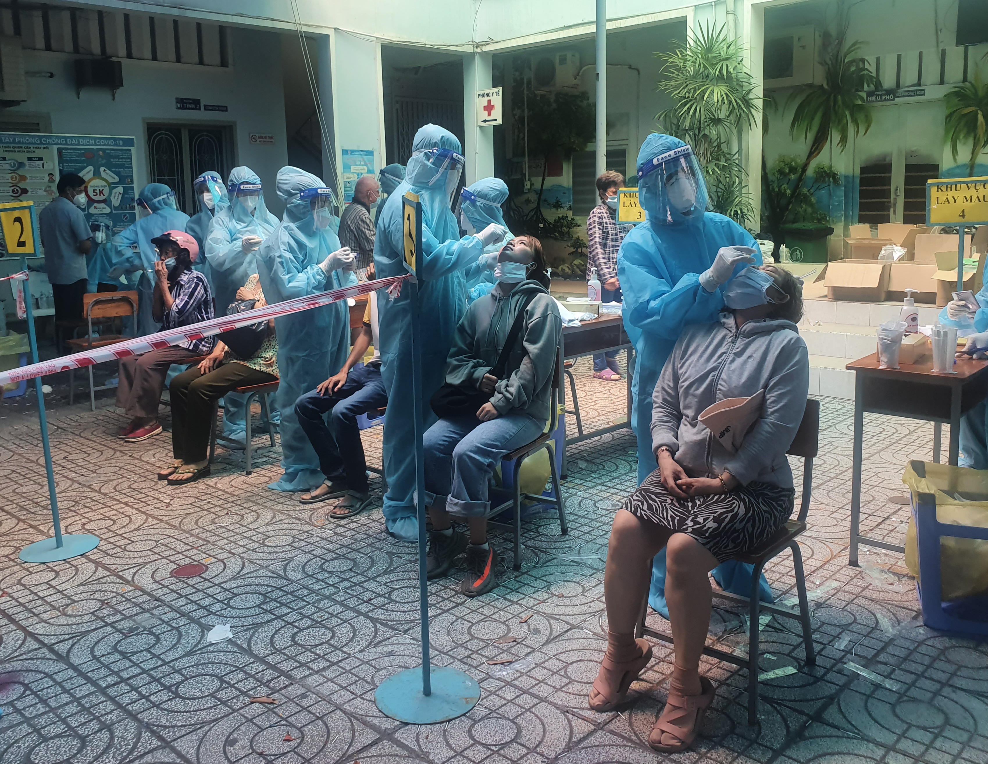 Hà Nội phát hiện thêm 2 ca dương tính với virus SARS-CoV-2