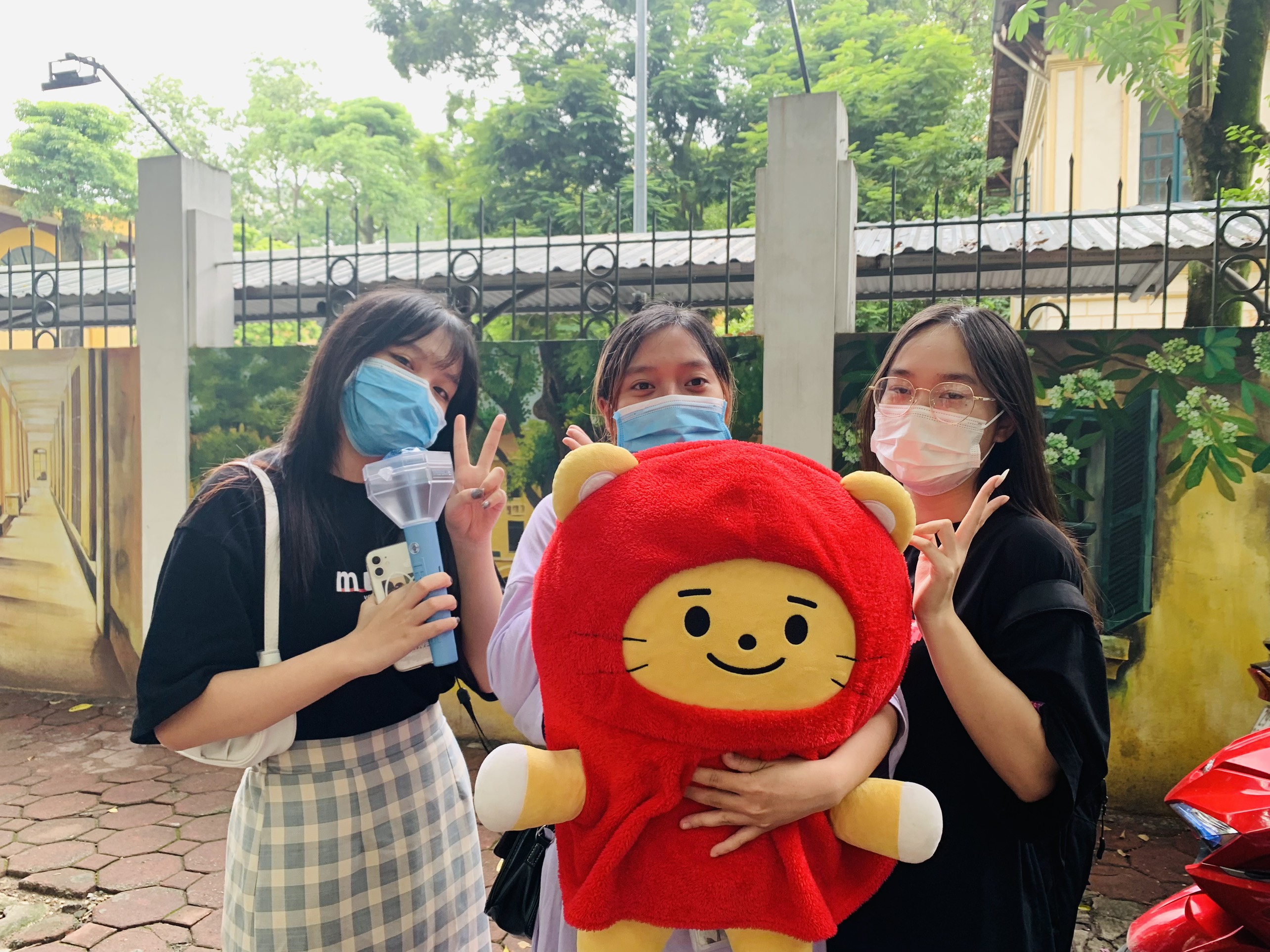 Đề thi tiếng Anh “dễ thở”, thí sinh rạng rỡ ra về