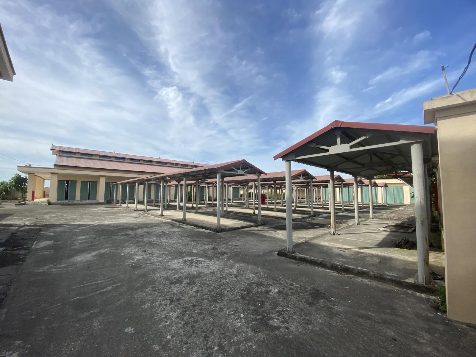 Chợ đầu mối xã Gia Tiến xây mới rồi... bỏ không