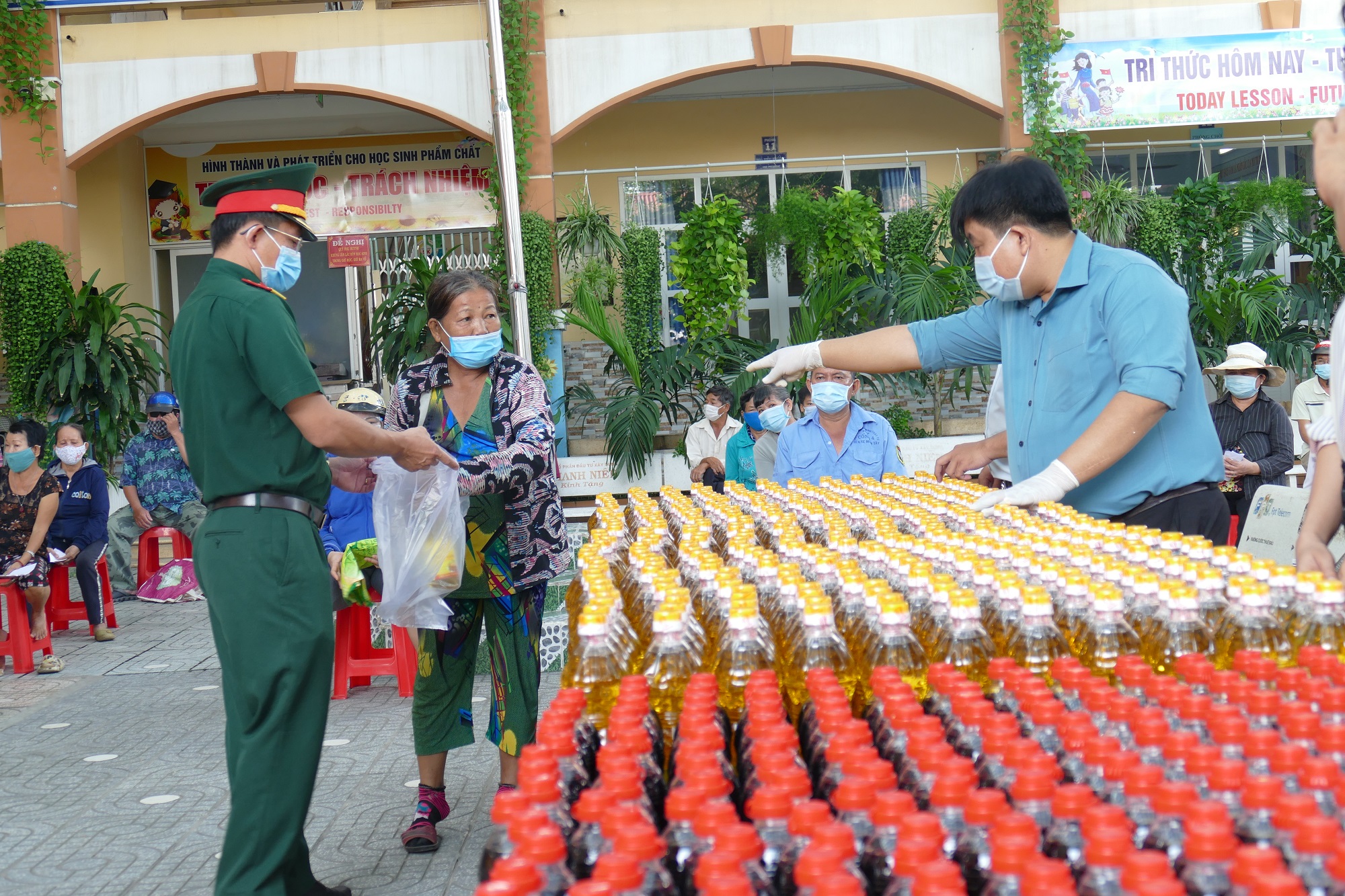 “Gian hàng 0 đồng” trao gửi yêu thương