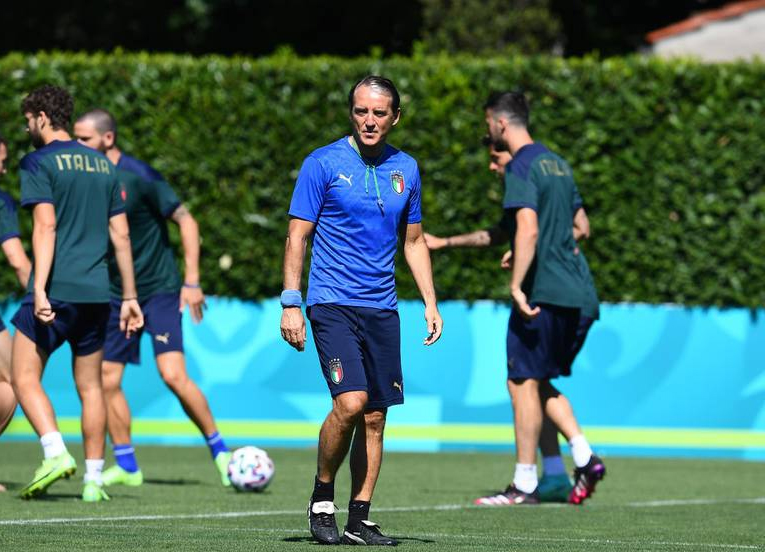 ĐT Italia vô tình hay cố ý để lộ đội hình chơi trận chung kết Euro 2020?