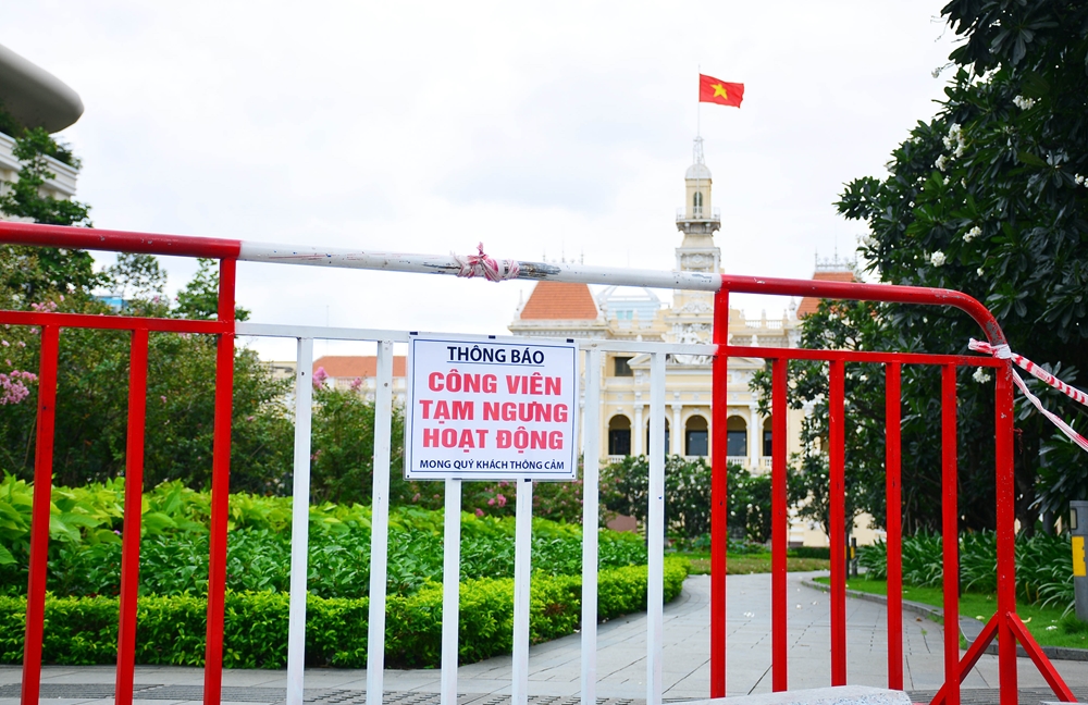 Các công viên đều thông báo tạm ngưng hoạt động.