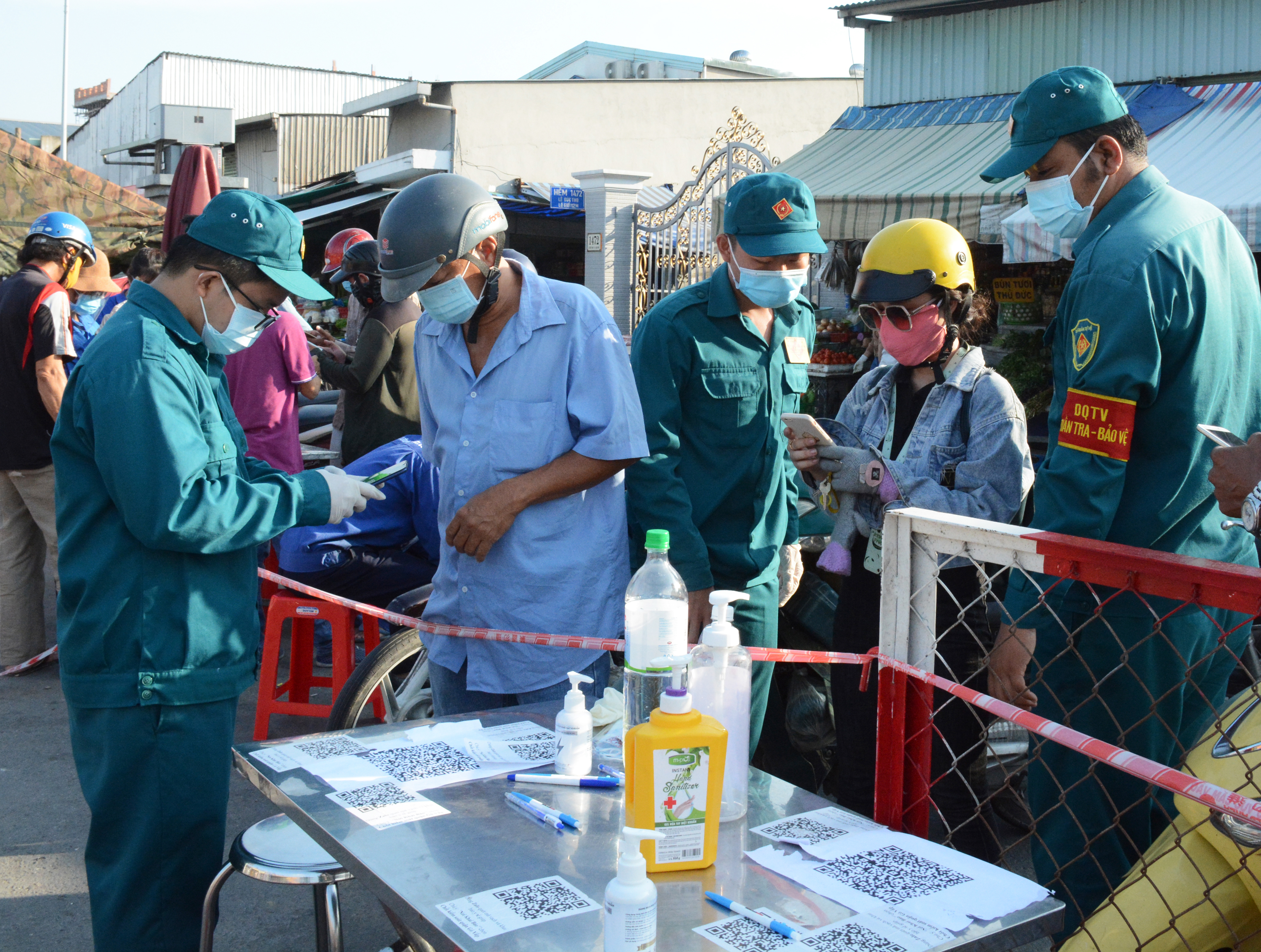 Xung kích, nghĩa tình trong cuộc chiến chống dịch