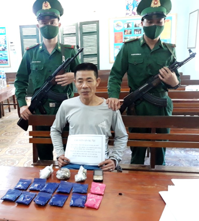 Sơn La: Bắt đối tượng mua bán trái phép gần 2.400 viên ma túy tổng hợp