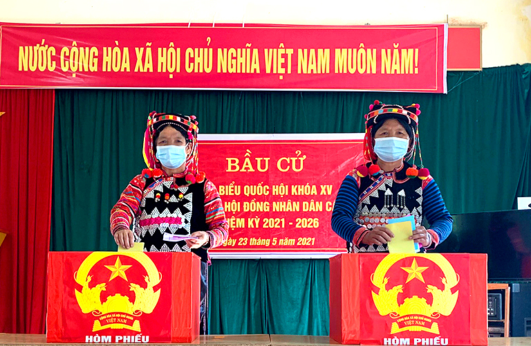 Rộn niềm vui trên Tây Bắc 