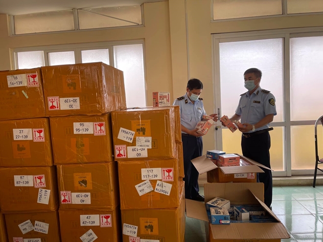 Thu giữ lượng lớn thuốc lá điện tử nhập lậu