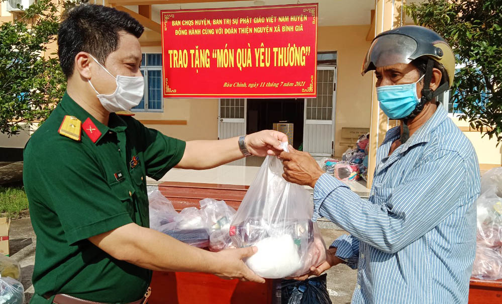 “Món quà yêu thương” giúp dân vượt khó