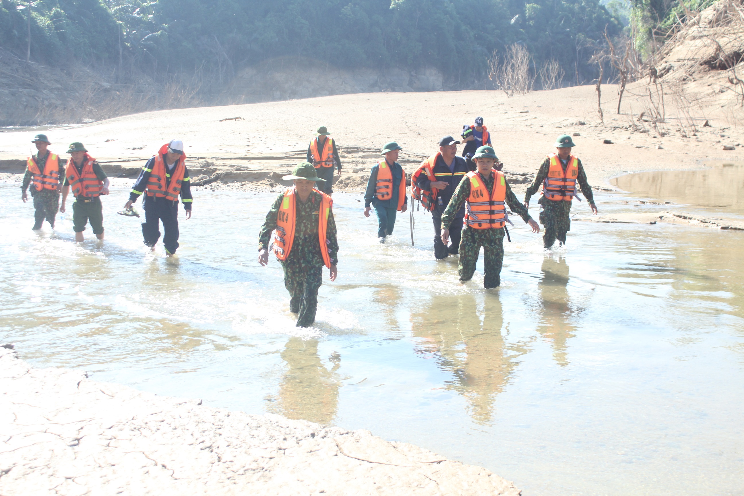 Đẩy nhanh tiến độ tìm kiếm nạn nhân mất tích tại Thủy điện Rào Trăng 3
