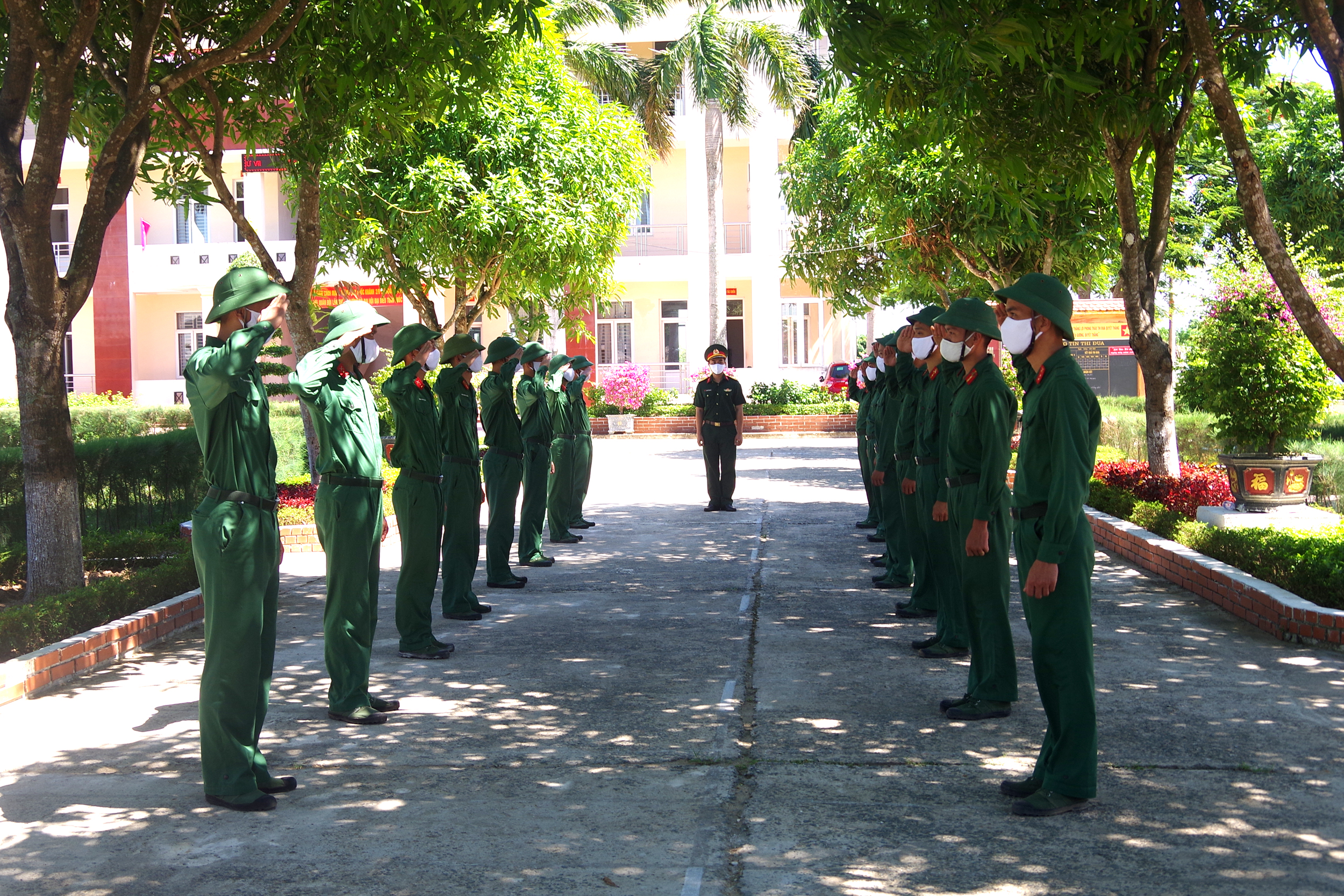 Gắn huấn luyện với thực hiện phòng, chống dịch

