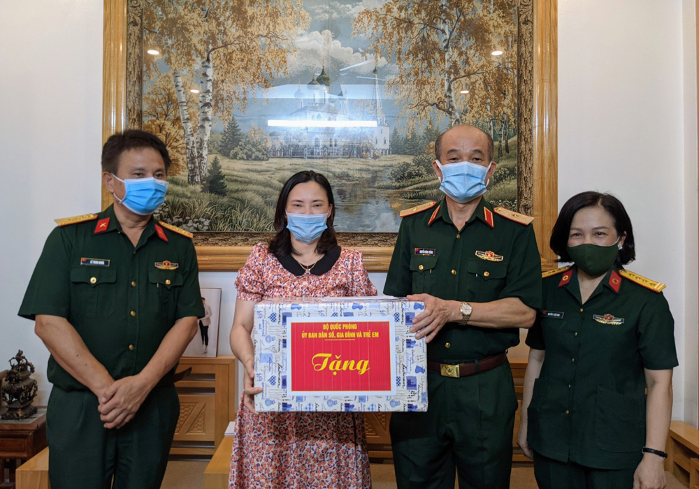 Quan tâm, hỗ trợ các gia đình quân nhân có hoàn cảnh đặc biệt