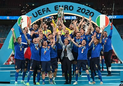 Khoảnh Khắc Đt Italia Nâng Cao Chiếc Cúp Vô Địch Euro 2020