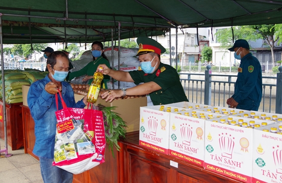 Nòng cốt chính trị ở cơ sở trong cuộc chiến chống dịch