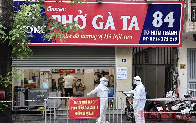 Hà Nội ghi nhận 10 trường hợp dương tính với virus SARS-CoV-2