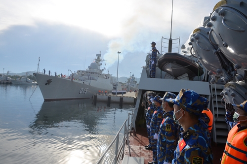 Biên đội tàu 015, 016 lên đường tham gia thi đấu Army Games 2021 tại LB Nga

