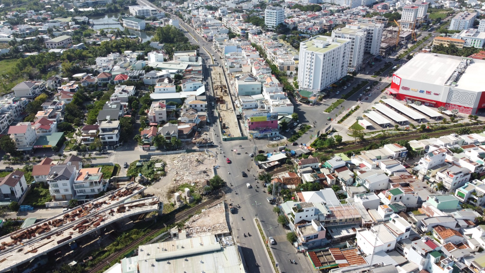 Nhiều dự án trọng điểm chậm tiến độ vì 
