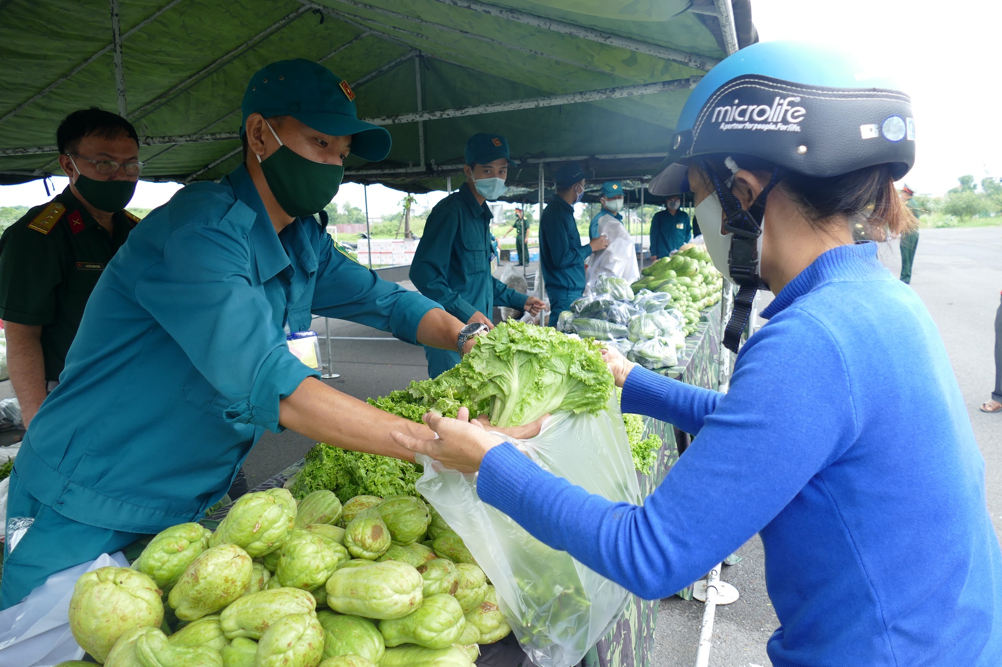 Bài 4: Trăm khúc sông đổ dồn về một bến... 