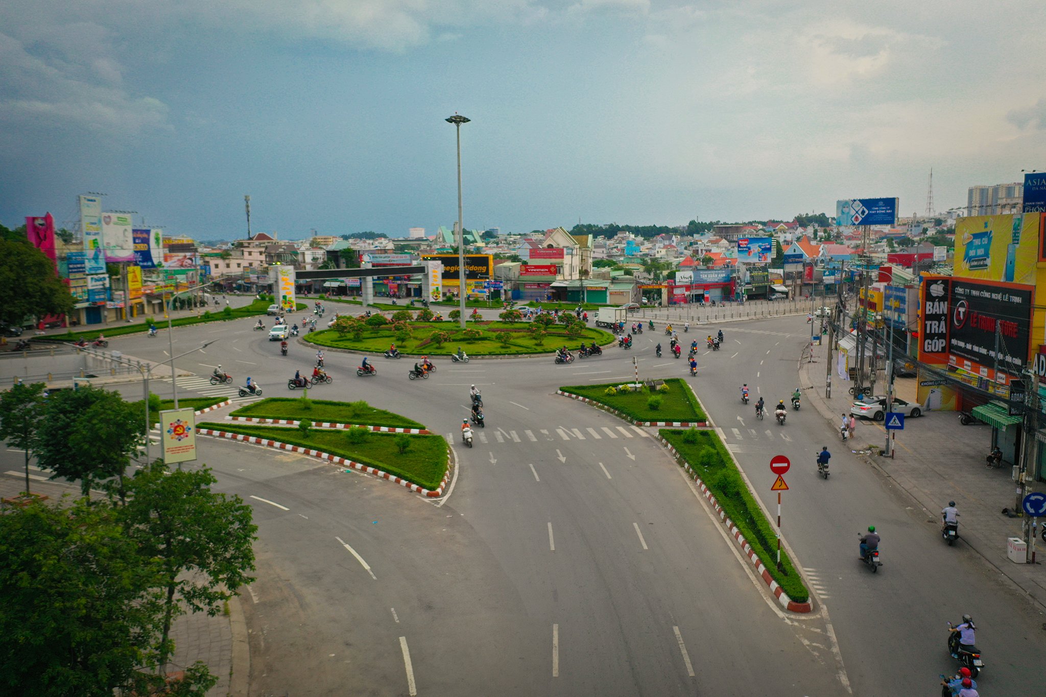 Đồng Nai: Nhịp sống trầm lặng, nghĩa tình những ngày cách ly xã hội