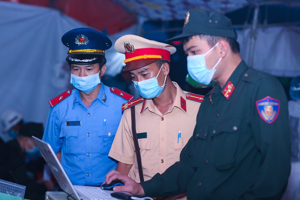 Ứng dụng công nghệ theo dõi tình hình trên các tuyến giao thông trọng điểm.