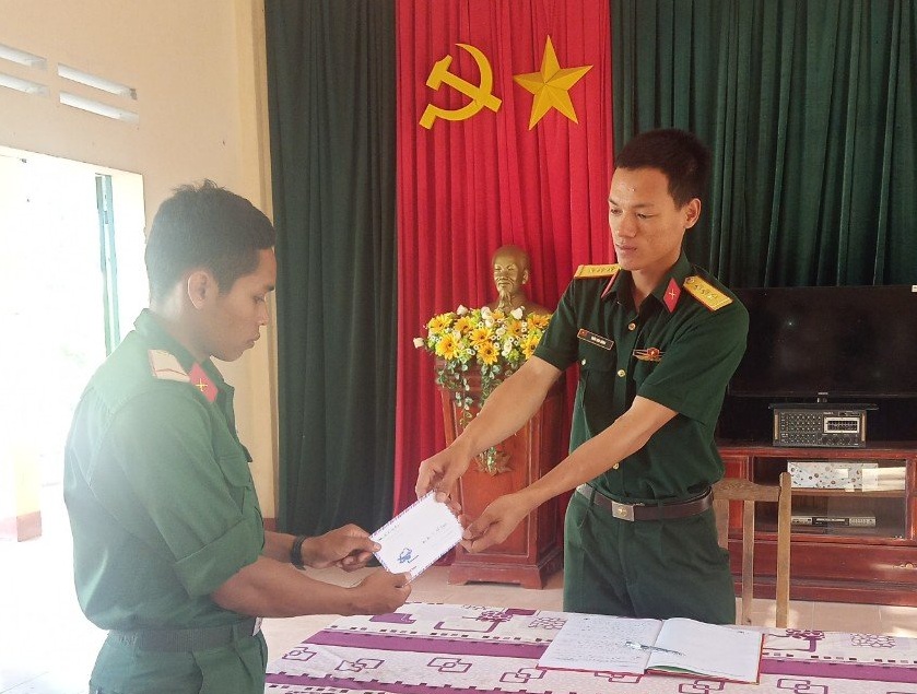 Gia cảnh khó khăn của Binh nhì Y Wê Êban