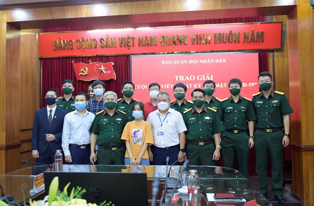 Trao giải cho 5 tác phẩm xuất sắc tại Cuộc thi viết “Nhật ký đối mặt Covid-19” tháng 6