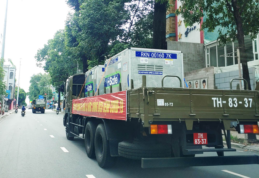 Lữ đoàn 972 vận chuyển an toàn 1 triệu liều vaccine về kho bảo quản