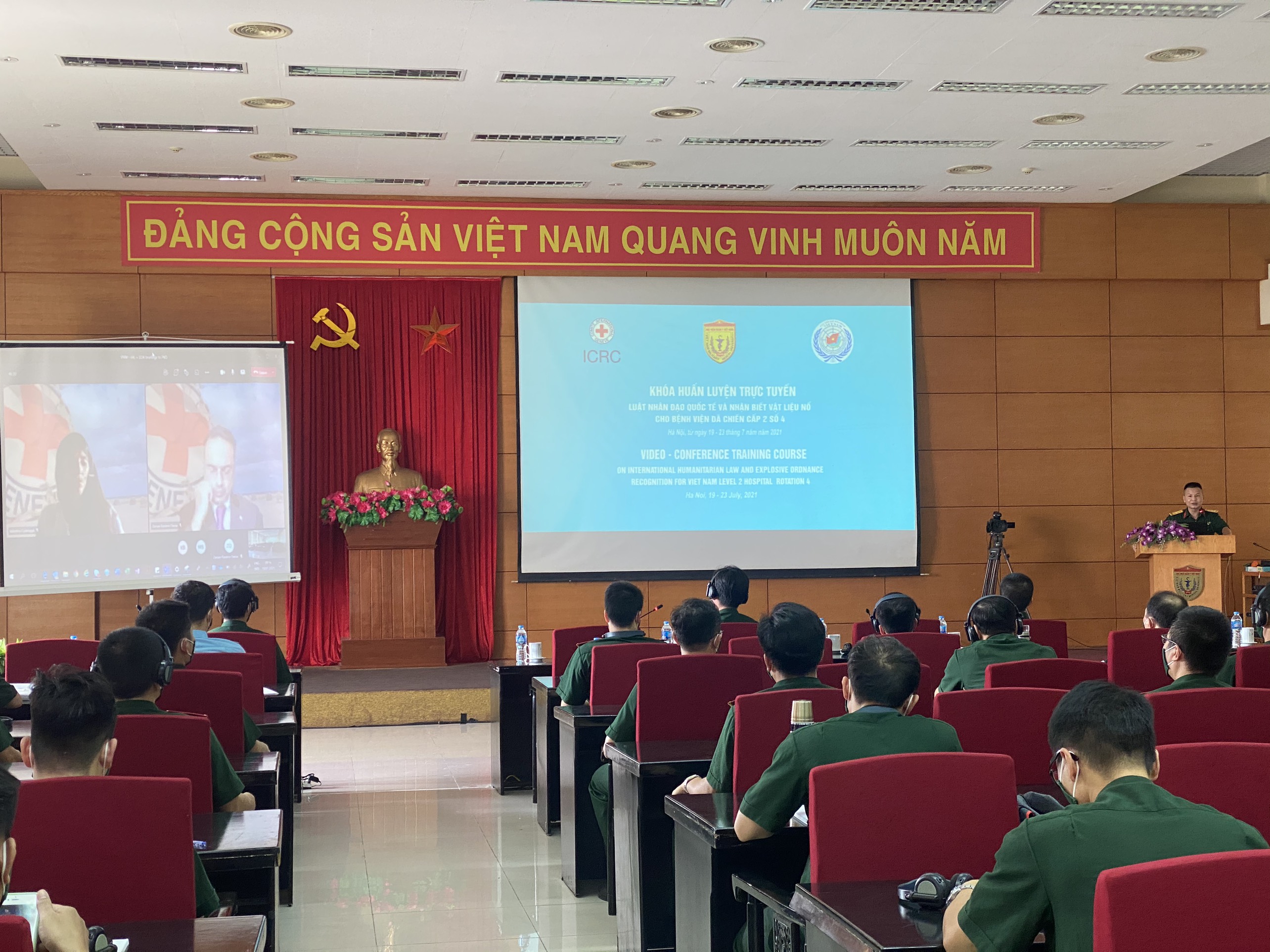 Huấn luyện trực tuyến Luật nhân đạo quốc tế và nhận biết vật liệu nổ cho Bệnh viện Dã chiến cấp 2 số 4 