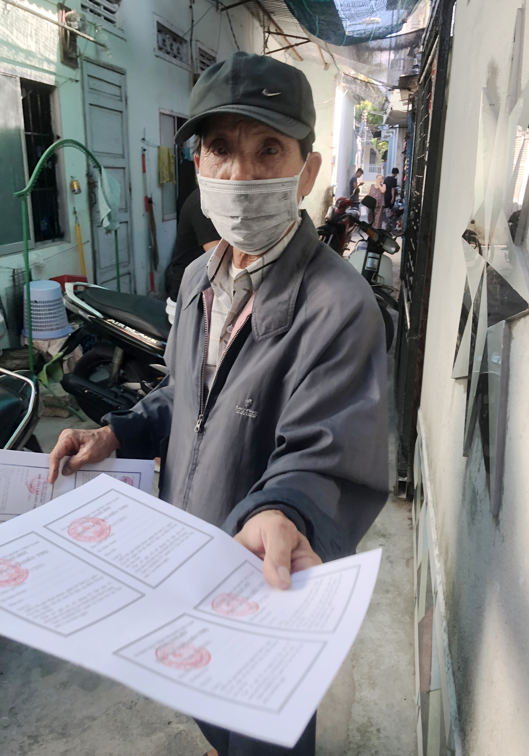 Đi chợ bằng phiếu 