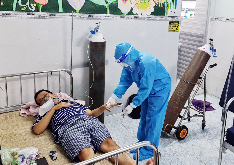 Nghị lực phi thường, yêu thương người bệnh