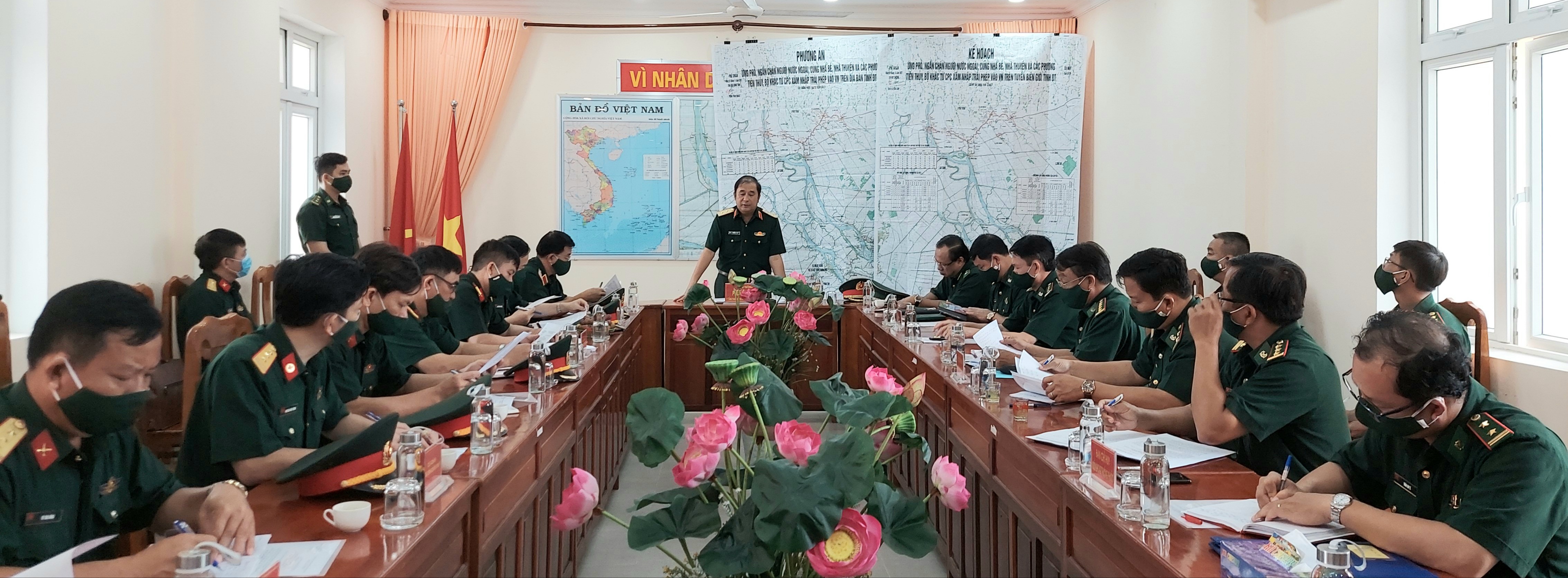 Trung tướng Phùng Sĩ Tấn kiểm tra công tác phòng, chống dịch Covid-19 tại Đồng Tháp