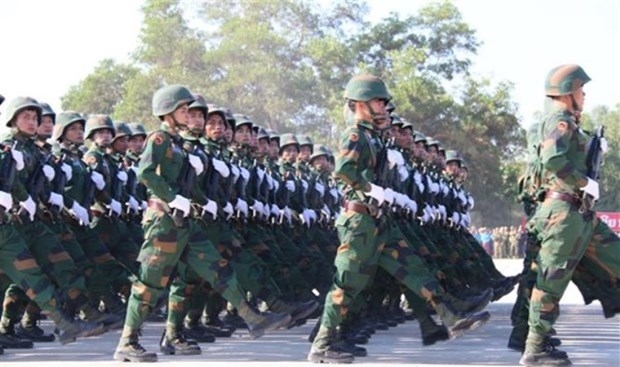 Bộ trưởng Bộ Quốc phòng Lào cảm ơn đóng góp của liên doanh Viettel