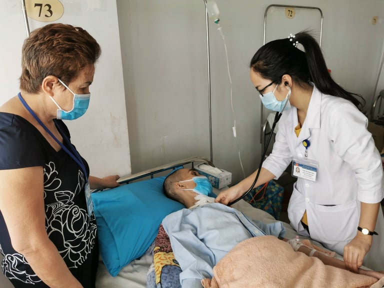 Bảo hiểm y tế: Tấm thẻ “vàng” cho sức khỏe 