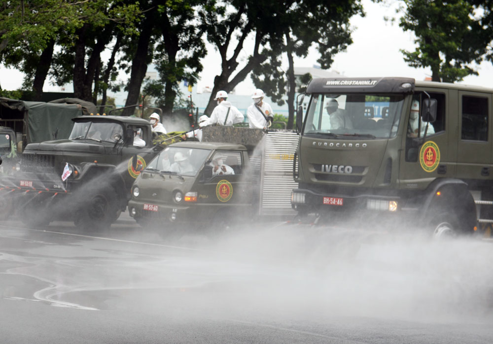 Bộ tư lệnh TP Hồ Chí Minh: Mở đợt cao điểm tiêu độc khử khuẩn 